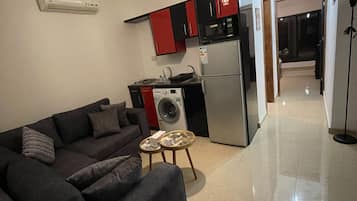 Apartment, 1 Bedroom, Accessible | Living room