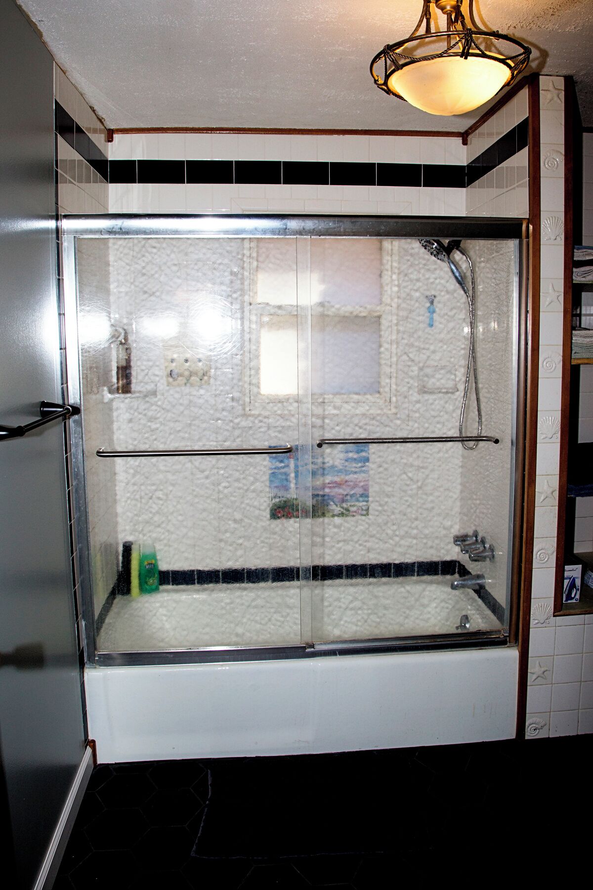 Haartrockner, Handtücher, Toilettenpapier