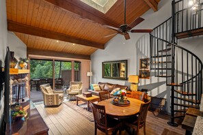 Smart TV, fireplace, books - NEW! Tranquil Sedona Creekside Retreat! (Sedona)