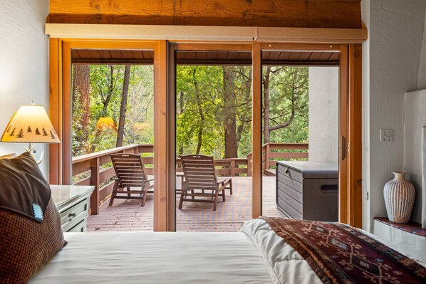 3 bedrooms, iron/ironing board, travel cot, free WiFi - NEW! Tranquil Sedona Creekside Retreat! (Sedona)