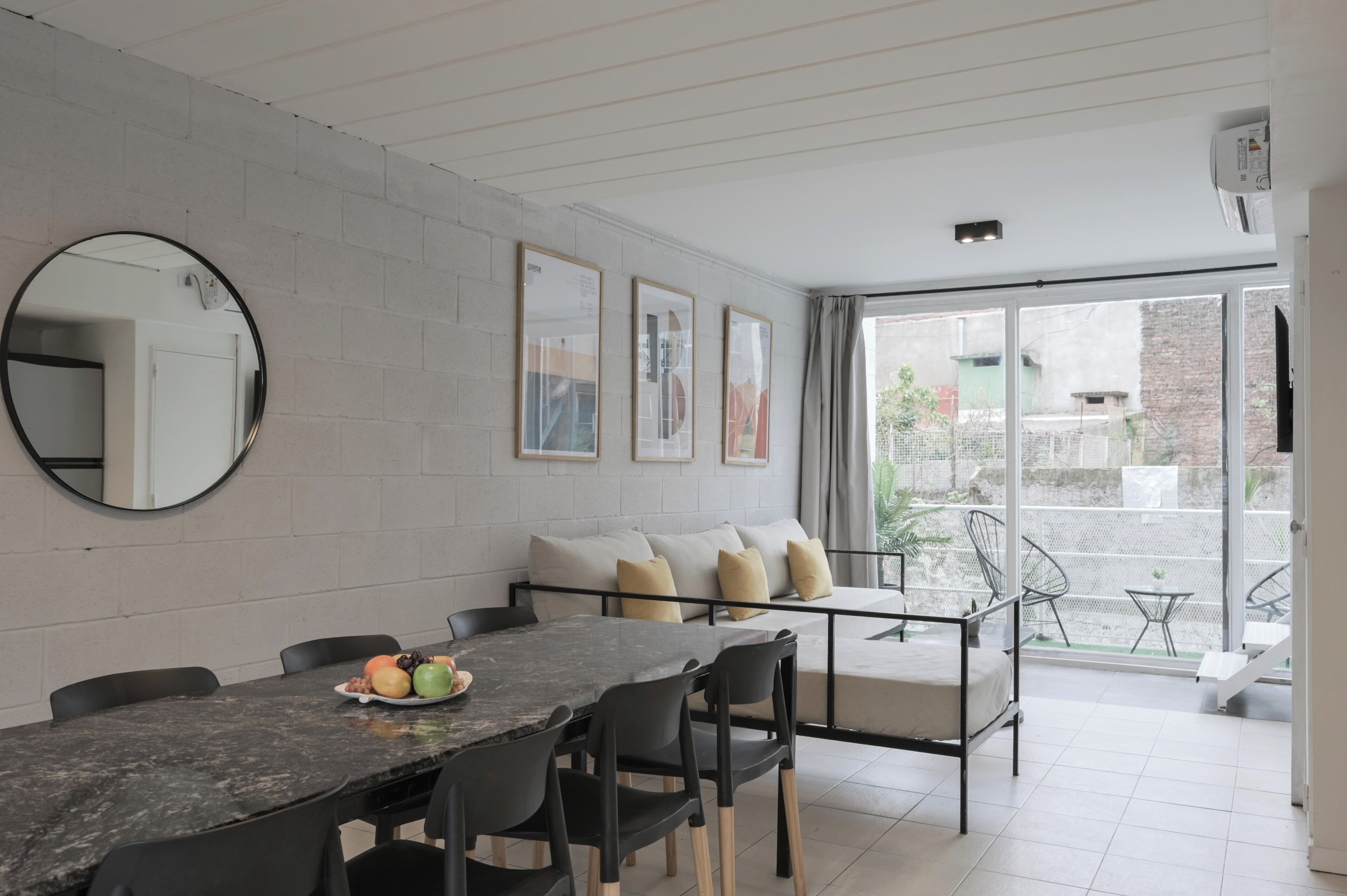 Apartamento, 2 quartos | Cozinha privada | Micro-ondas, fogão, cooktop, talheres/pratos/utensílios de cozinha