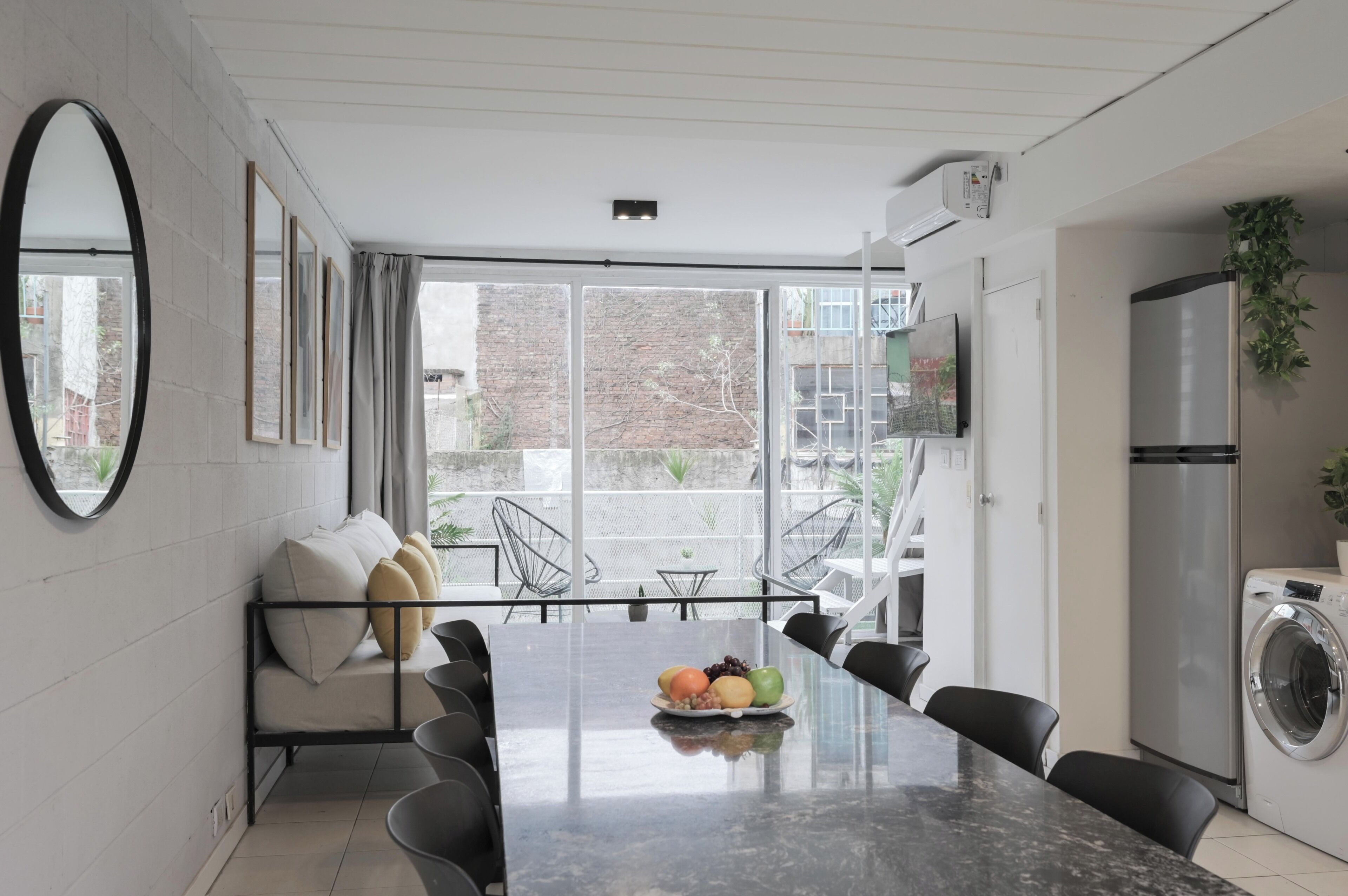 Apartamento, 2 quartos | Cozinha privada | Micro-ondas, fogão, cooktop, talheres/pratos/utensílios de cozinha