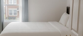 	Spacious 4BR Retreat in Newark – Sleeps  10+, Near NYC , American dream mall,