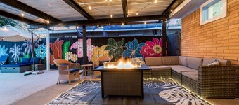 Pasadena Tiki Bar Oasis with Pool