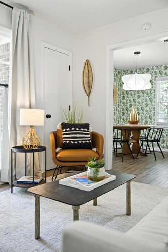 Cozy Cottage Home in Mount Pleasant