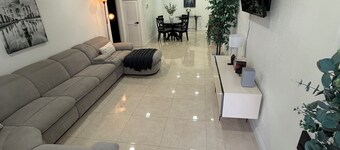 Stylish Stay Near Downtown