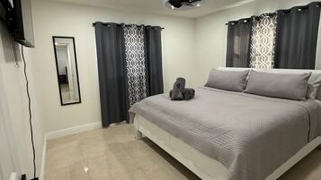 2 makuuhuonetta, silitysrauta/-lauta, Wi-Fi, vuodevaatteet