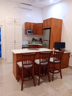 Microondas, horno y parrilla de estufa 