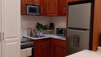 Microondas, horno y parrilla de estufa