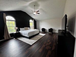 4 Schlafzimmer, Schreibtisch, Bügeleisen/Bügelbrett, kostenloses WLAN