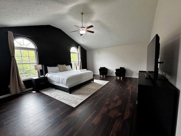 4 habitaciones, escritorio, tabla de planchar con plancha y wifi gratis