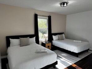 4 bedrooms, desk, iron/ironing board, free WiFi