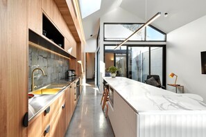 Microwave, oven, stovetop, dishwasher