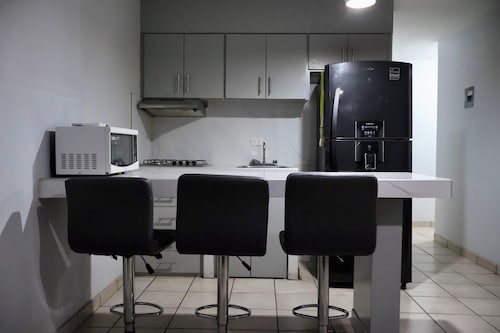 Serenidad 3-A/C/C-TV-Cochera-Hosp.