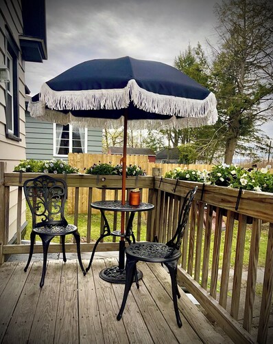 Overlook Escape - Dog Friendly & Centrally Located!!