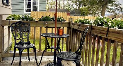 Overlook Escape - Dog Friendly & Centrally Located!!