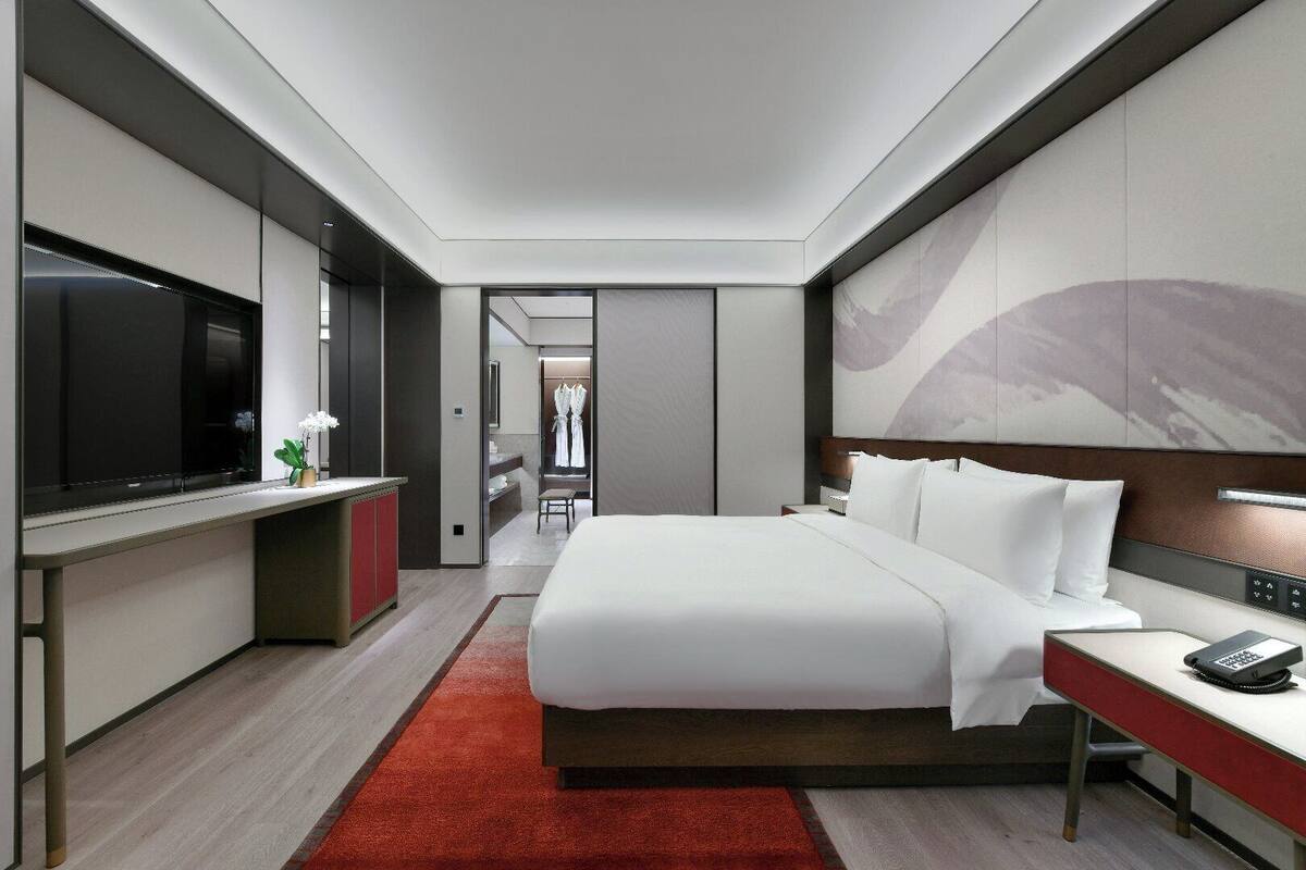 Executive Suite | Free WiFi