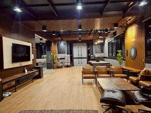 Family Room, Mountain View | Living area