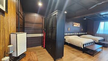 Family Room, Mountain View | Desk, free WiFi, bed sheets