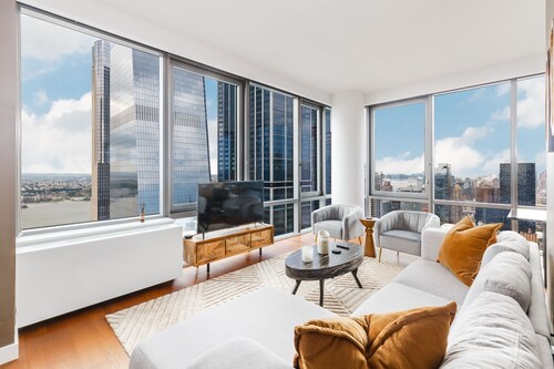 1-A Time Square Luxury Huge 2BD2bath Penthouse King Beds Amazing Views 