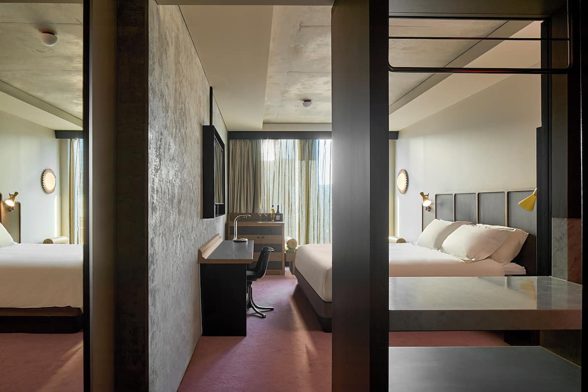 Ropa de cama de alta calidad y minibar