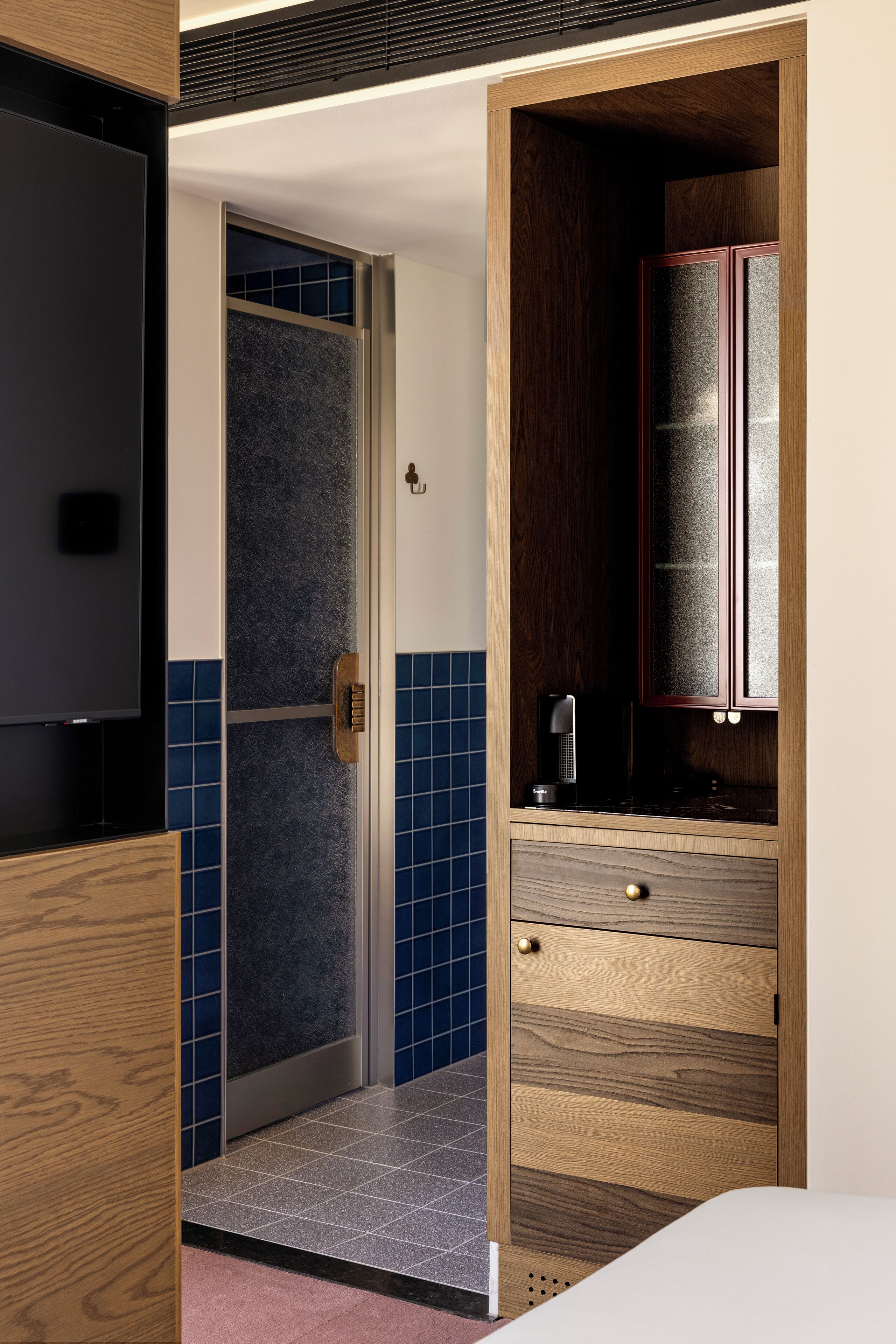 Hochwertige Bettwaren, Minibar, Zimmersafe, Schreibtisch