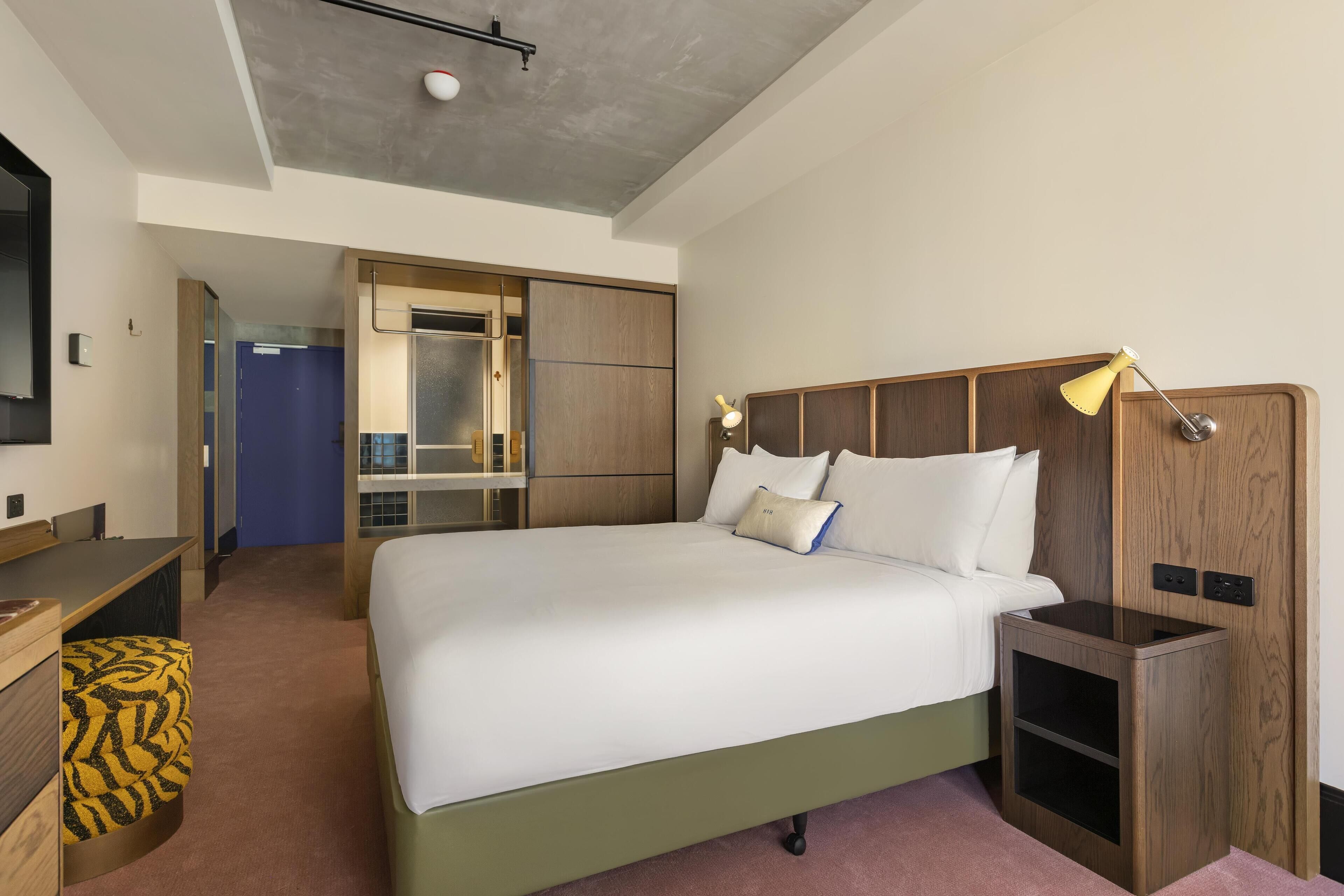 Habitación (Local) | Ropa de cama de alta calidad y minibar 