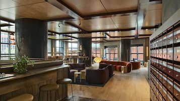 2 bares/lounges, saguão/lounge, bar na cobertura