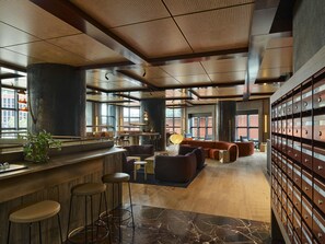 2 bars/lounges, lobby lounge, rooftop bar - Hannah St Hotel Melbourne (Southbank)