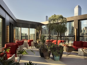 2 Bars/Lounges, Lobby-Lounge, Bar auf der Dachterrasse