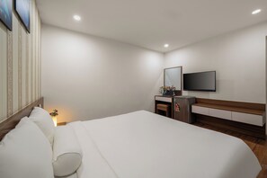 Desk, laptop workspace, free WiFi