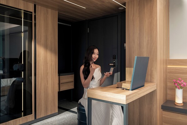 Desk, laptop workspace, free WiFi