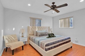 3 bedrooms, iron/ironing board, WiFi, bed sheets