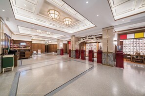 121-cm flat-screen TV with cable channels - Nostalgia S Hotel (Beijing Qianmen Tianqiao) (Beijing)