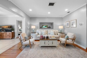 Smart TV, table tennis