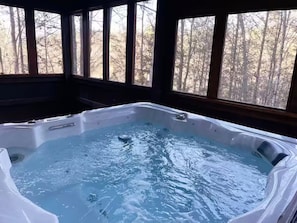 Indoor spa tub