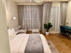 4 habitaciones, tabla de planchar con plancha y wifi gratis 
