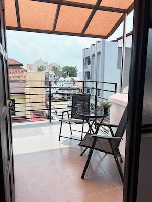 Quarto superior, para não fumantes, sacada | Wi-Fi de cortesia