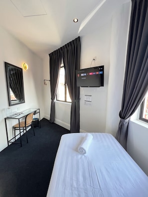 Yhden hengen deluxe-huone, tupakointi kielletty | Ilmainen Wi-Fi
