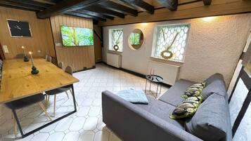 Fernseher, Kamin, TischfuĂball