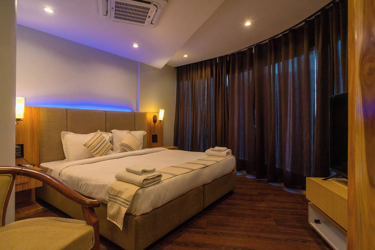 Suite Supérieure | Coffres-forts dans les chambres, bureau