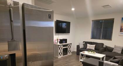 Terrific 2-bedroom house with AC in Thousand Oaks