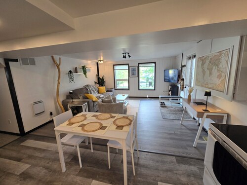 Stylish Ground-Floor Getaway in Granger – Modern Comfort & Central Location!"