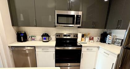 Charming 2-bedroom apartment with fitness room and AC in Atlanta