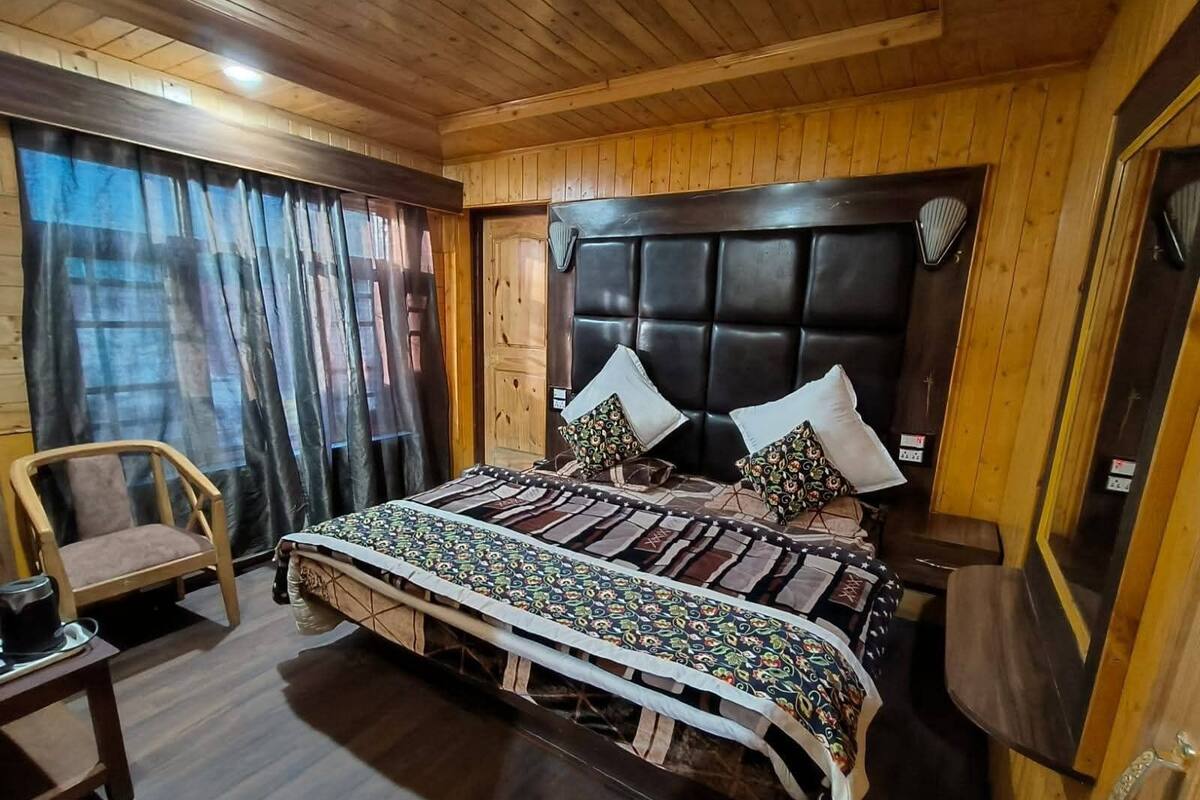 Kamar Double Deluks | Seprai katun Mesir, seprai premium, busa memori, dan brankas