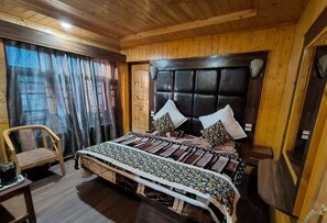 Deluxe Double Room | Egyptian cotton sheets, premium bedding, memory foam beds, in-room safe - Rio Resort - Pahalgam (Pahalgam)