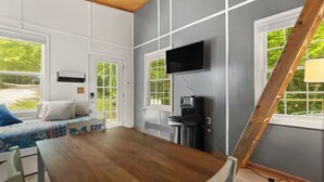 Unclassified image, 3 of 10, button - NEW, Promo Pricing - Luxury Woodland Loft Retreat @ Red River Gorge (Stanton)