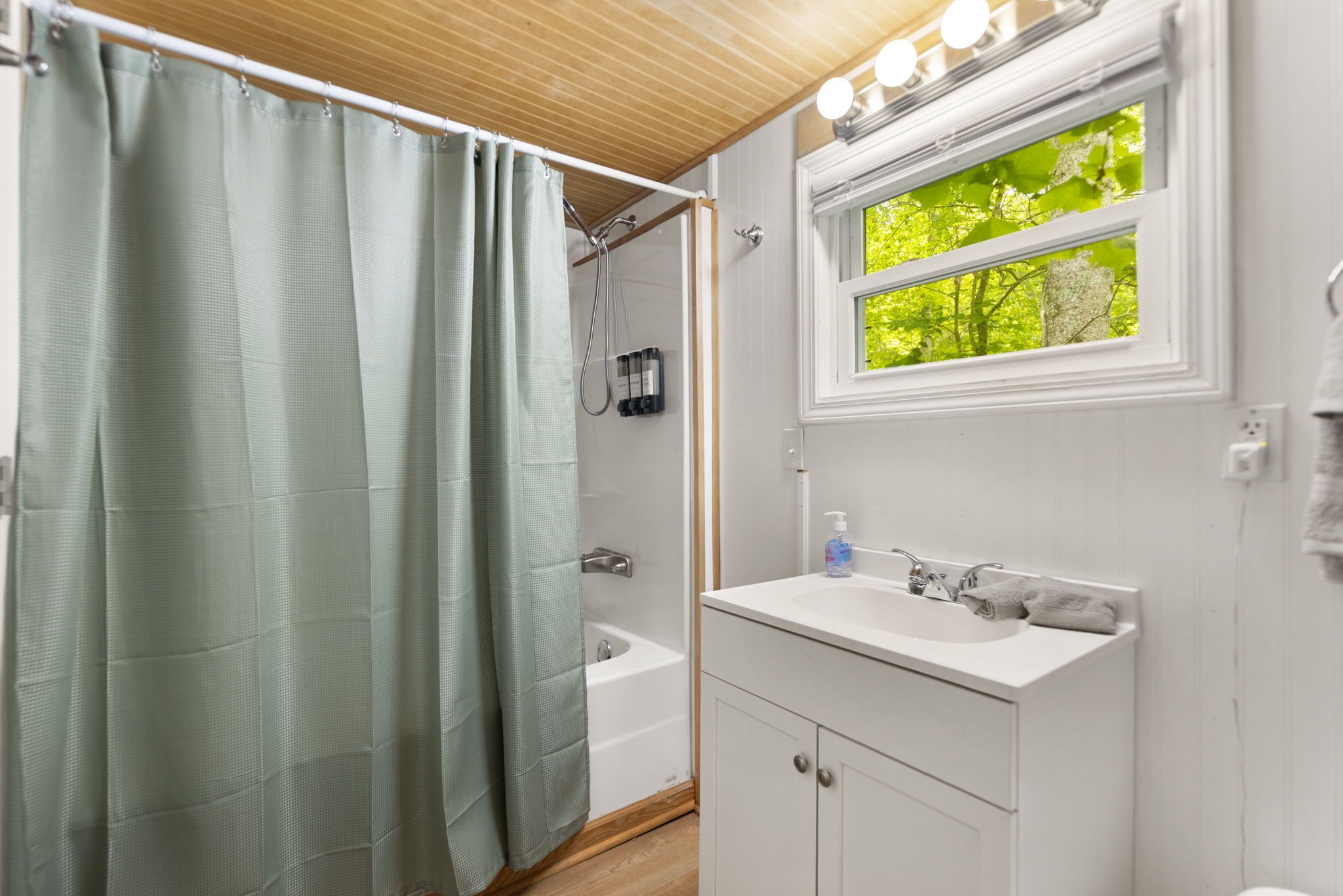 Shower, towels, soap, shampoo