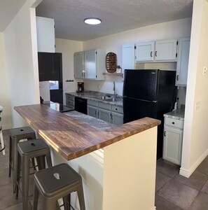 Private kitchen - Close to town! Near all vernal attractions. (Vernal)