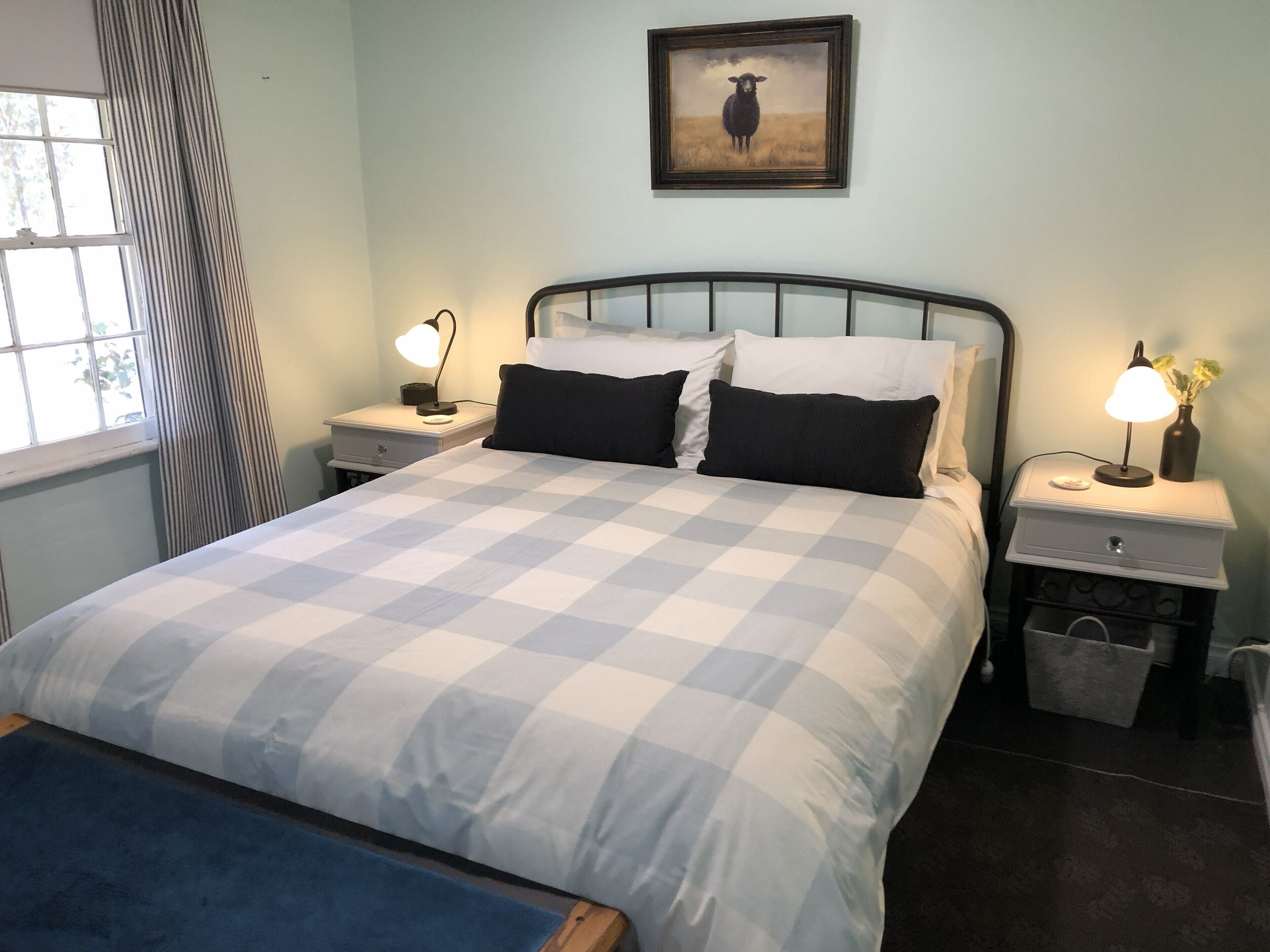 2 bedrooms, desk, iron/ironing board, WiFi (free)